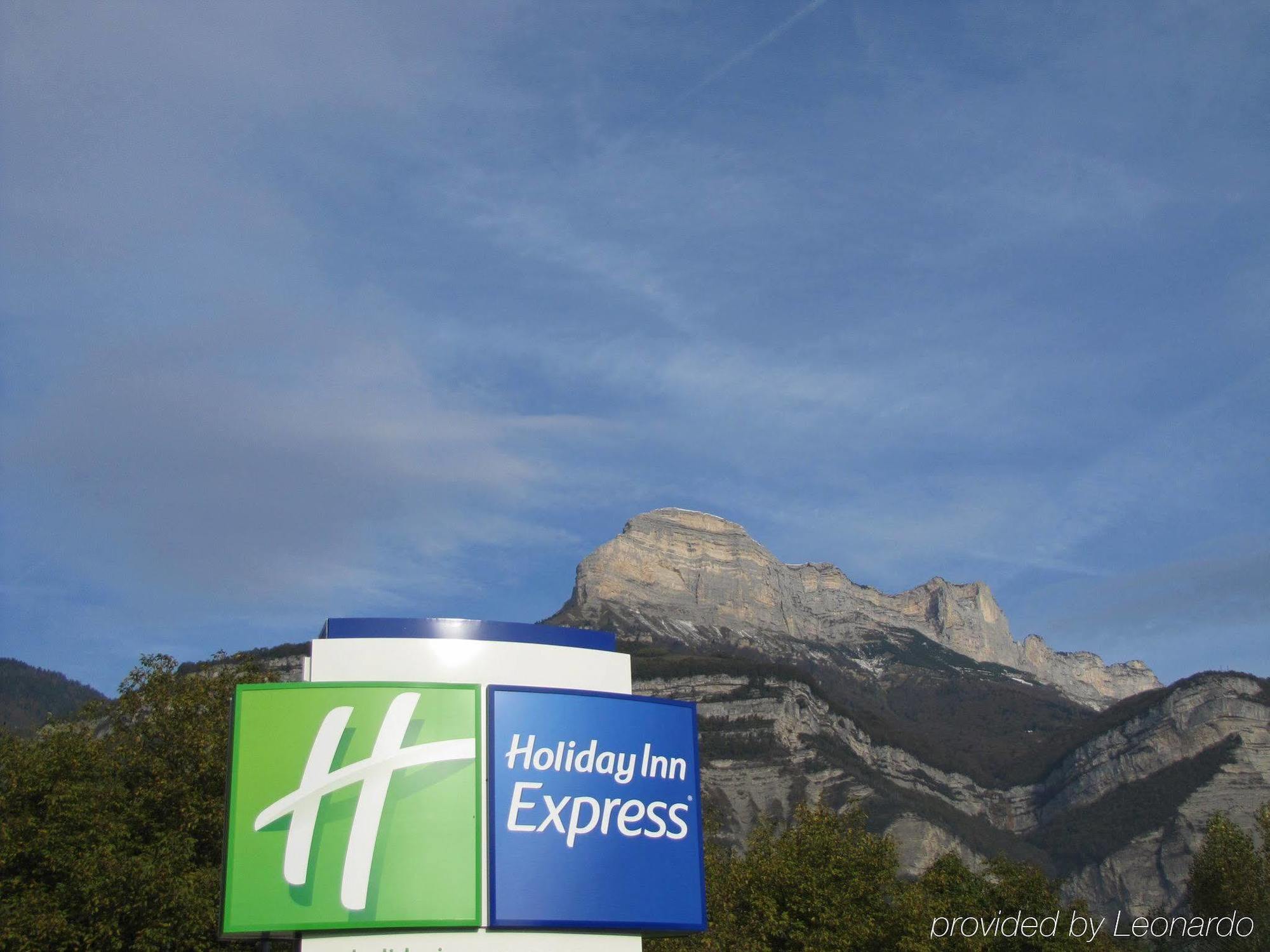 Holiday Inn Express Grenoble-ベルナン エクステリア 写真